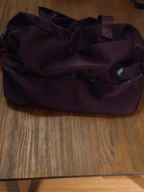 Fabletics Other - Fabletics Men's Maroon Toiletry Bag